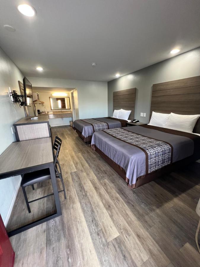 Continental Inn And Suites Nacogdoches Tx Sfa University Downtown Exteriér fotografie