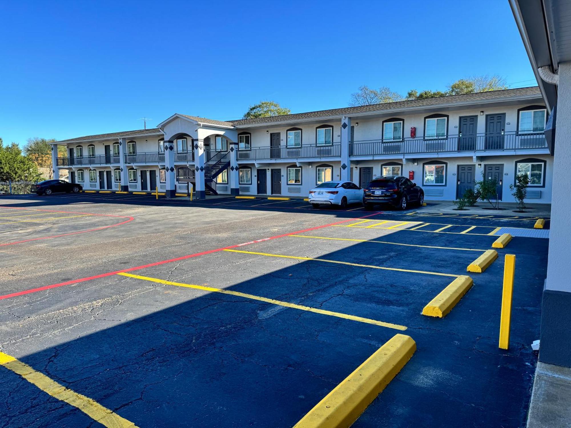 Continental Inn And Suites Nacogdoches Tx Sfa University Downtown Exteriér fotografie
