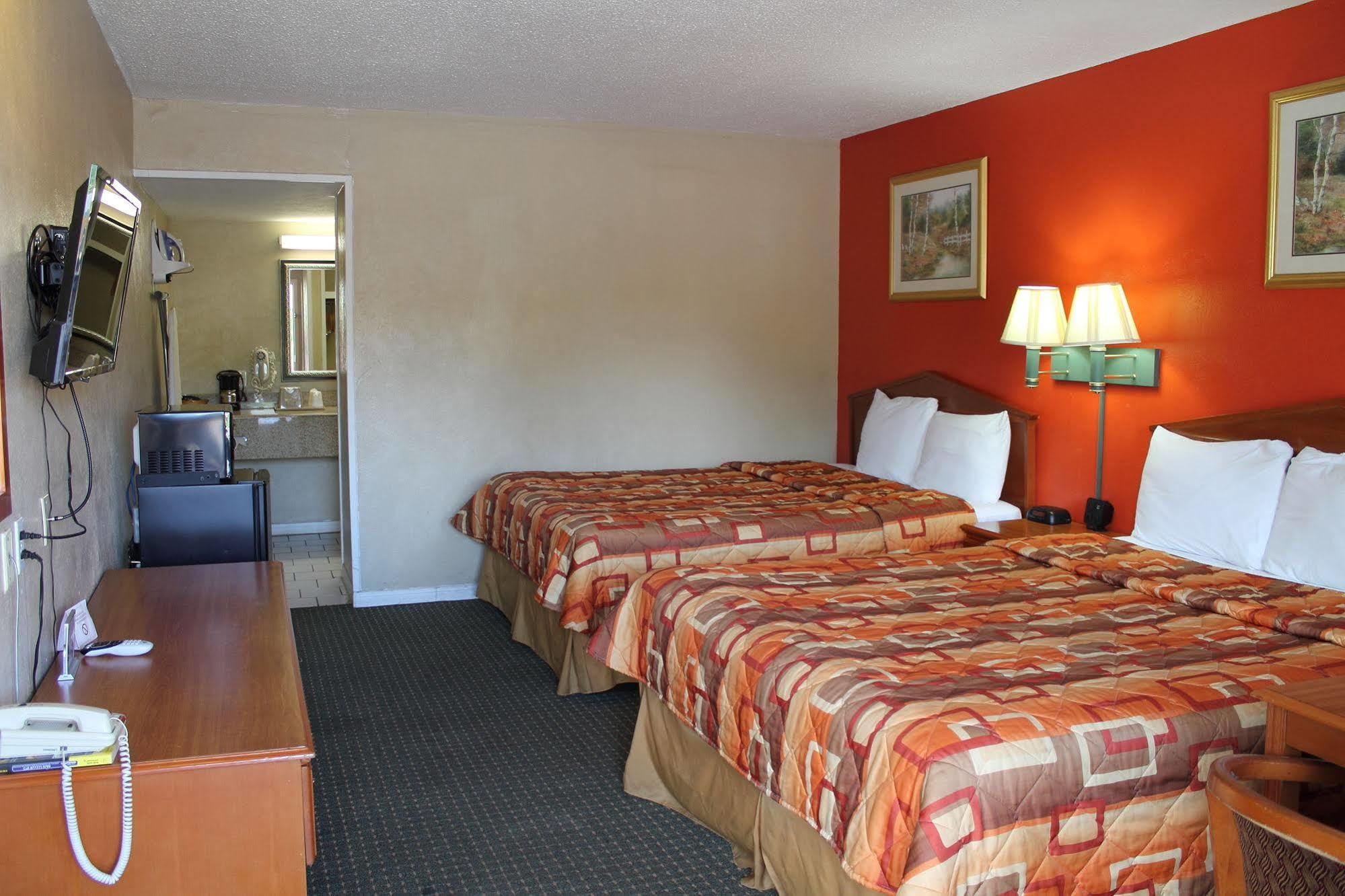 Continental Inn And Suites Nacogdoches Tx Sfa University Downtown Exteriér fotografie